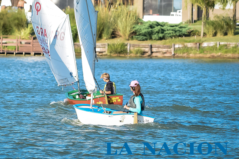 Con deportes Náuticos